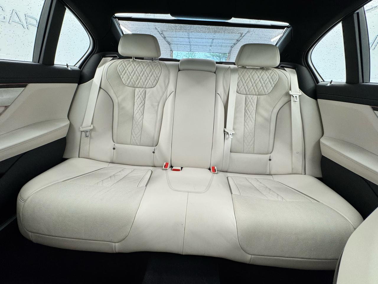 BMW 7 Series 750i xDrive Sedan 2021