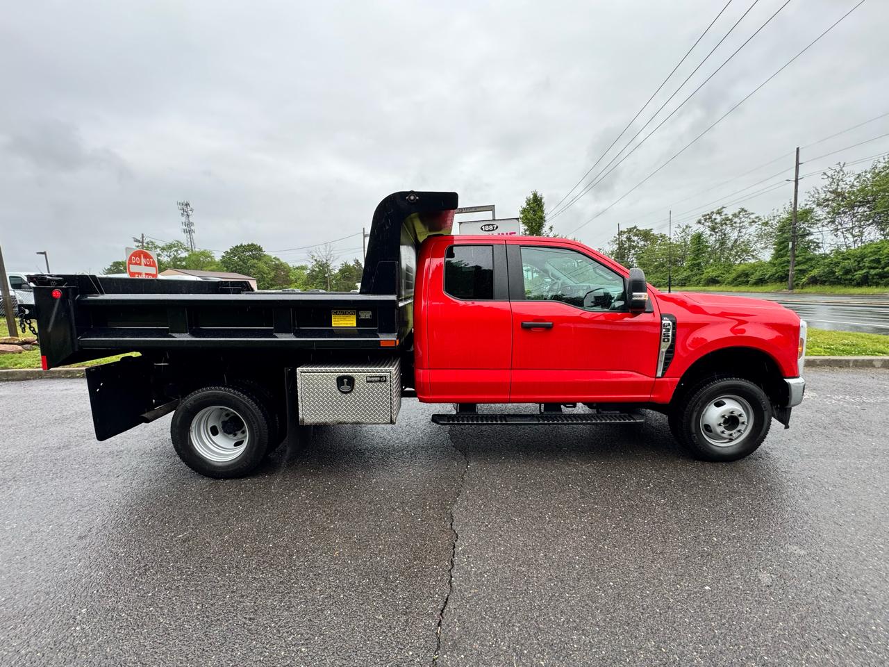 Ford Super Duty F-350 DRW XLT 4WD SuperCab 168" WB 60" CA 2025