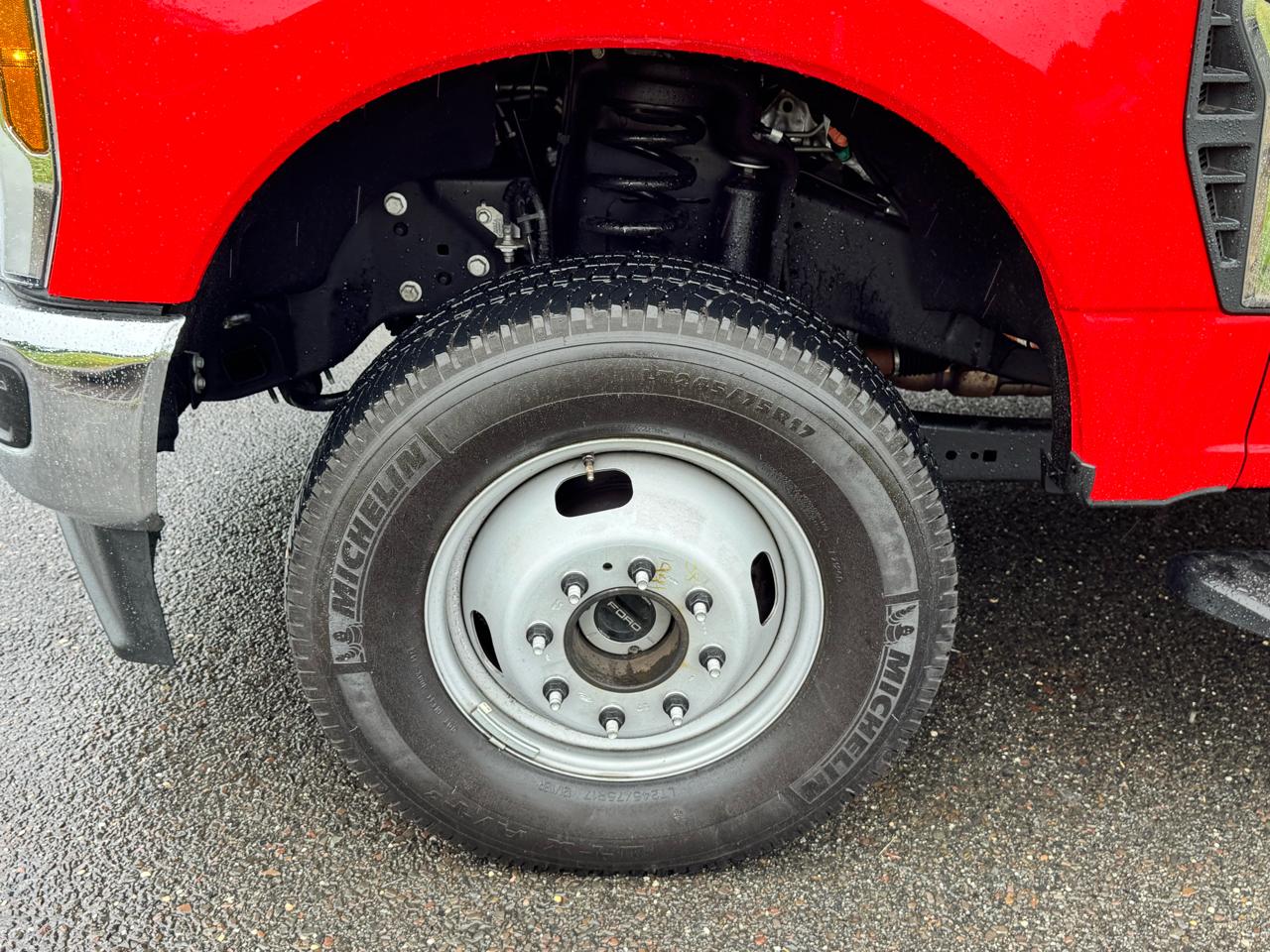 Ford Super Duty F-350 DRW XLT 4WD SuperCab 168" WB 60" CA 2025