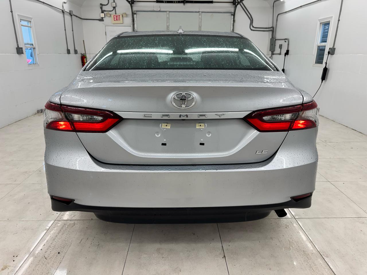 Toyota Camry LE Auto (Natl) 2021