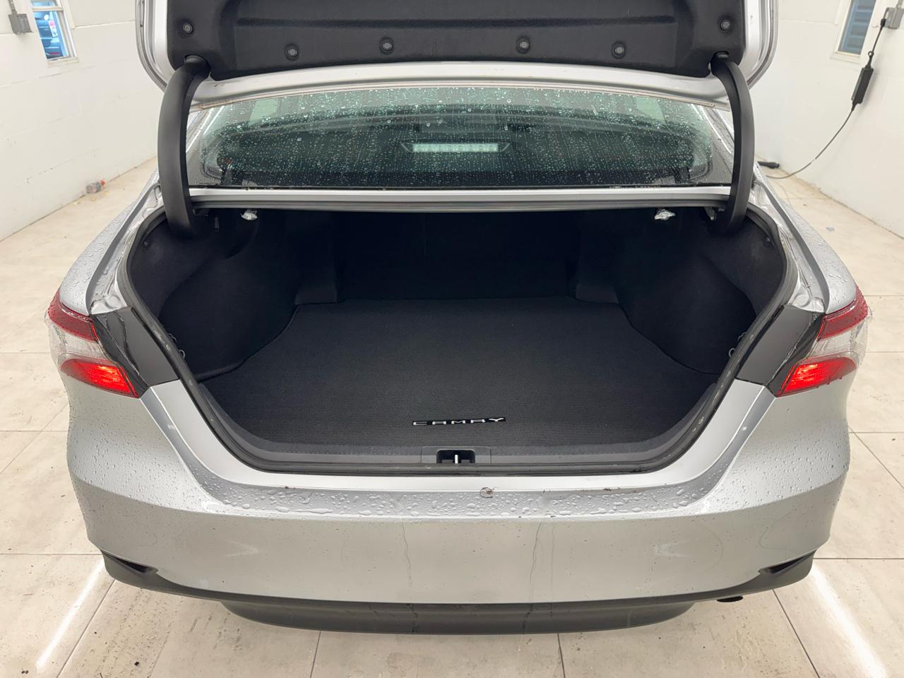 Toyota Camry LE Auto (Natl) 2021