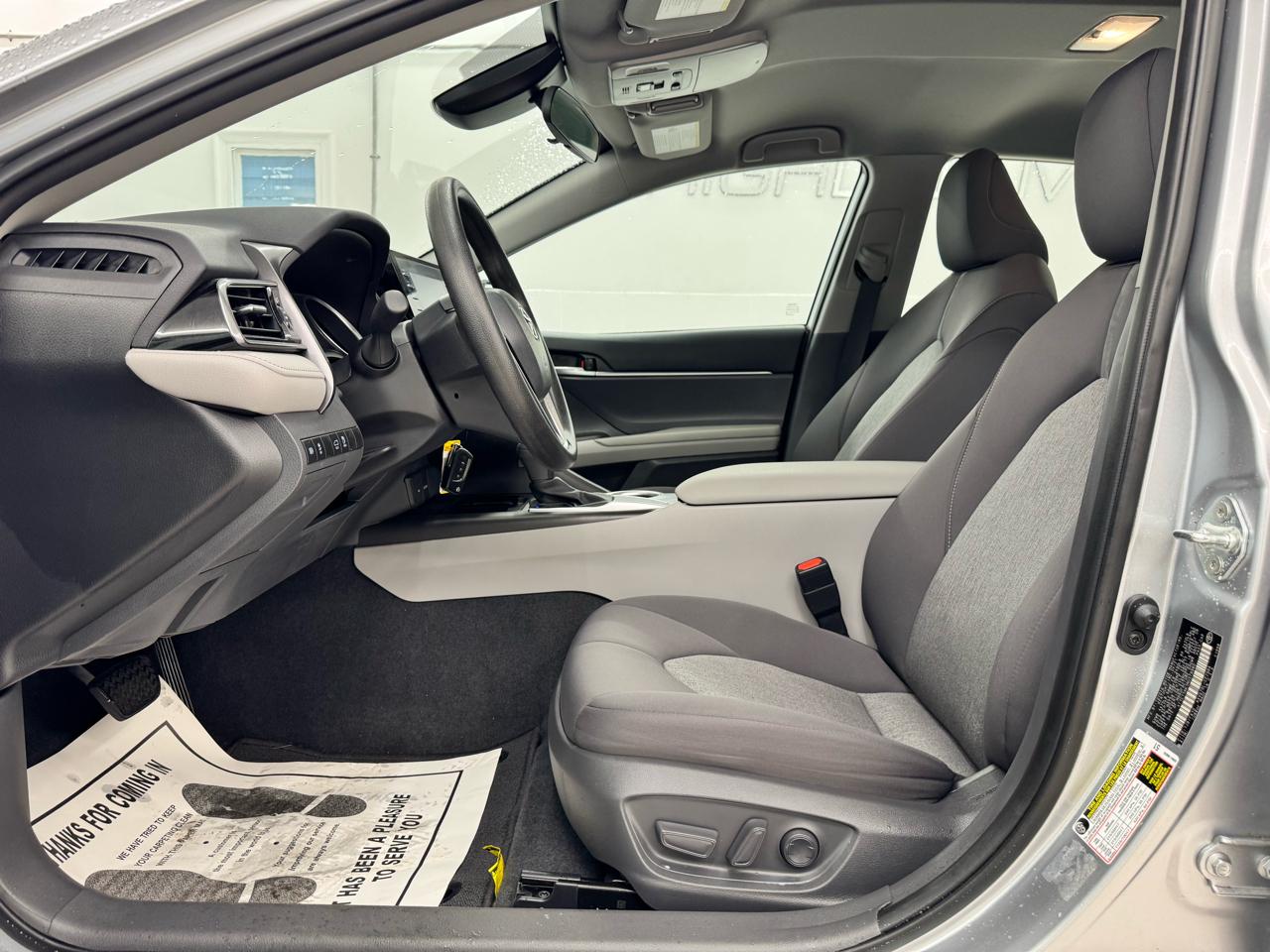 Toyota Camry LE Auto (Natl) 2021