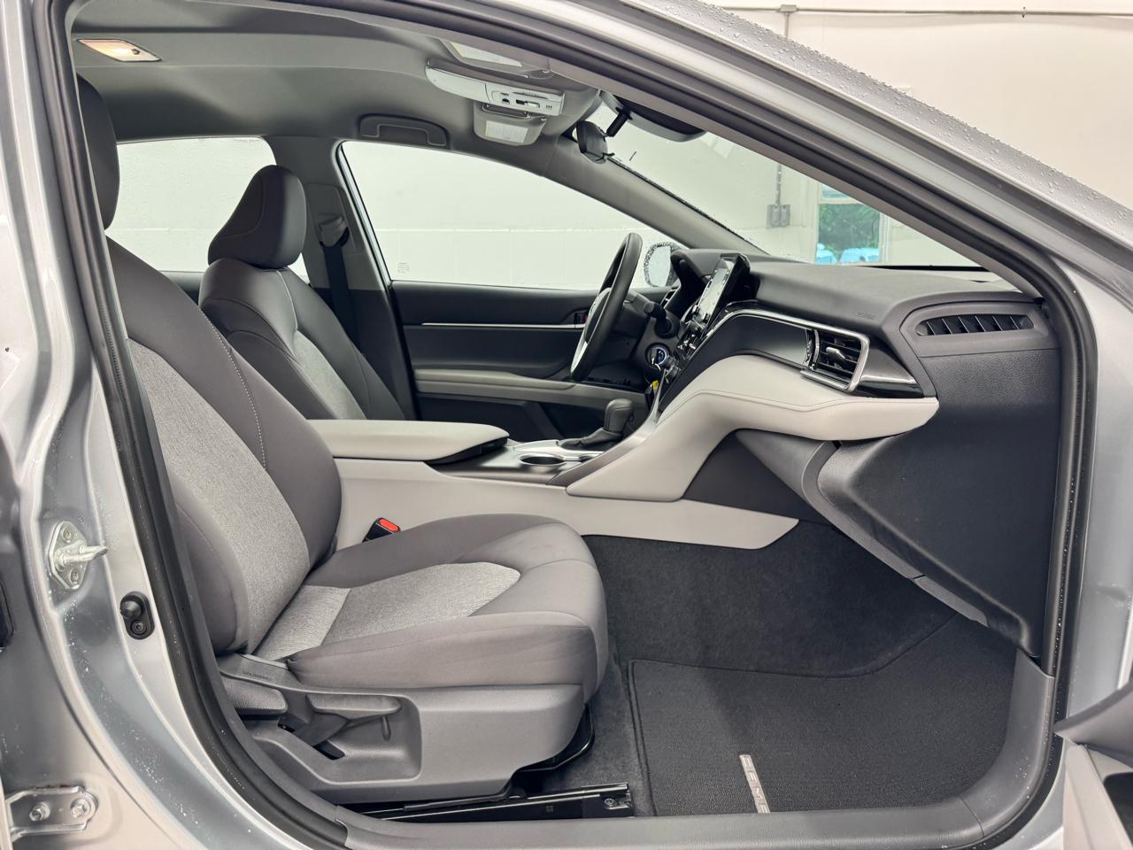Toyota Camry LE Auto (Natl) 2021