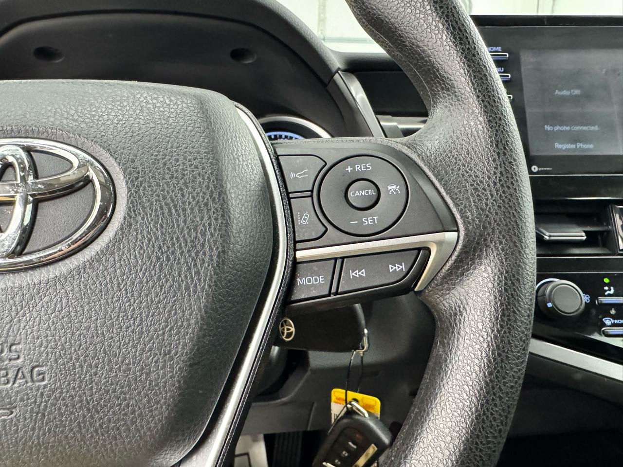 Toyota Camry LE Auto (Natl) 2021