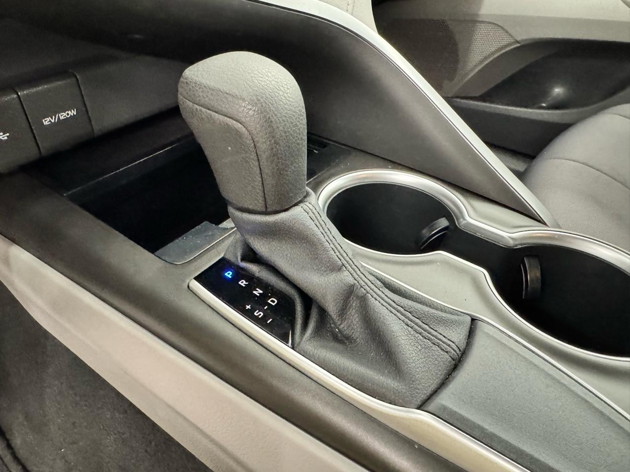 Toyota Camry LE Auto (Natl) 2021