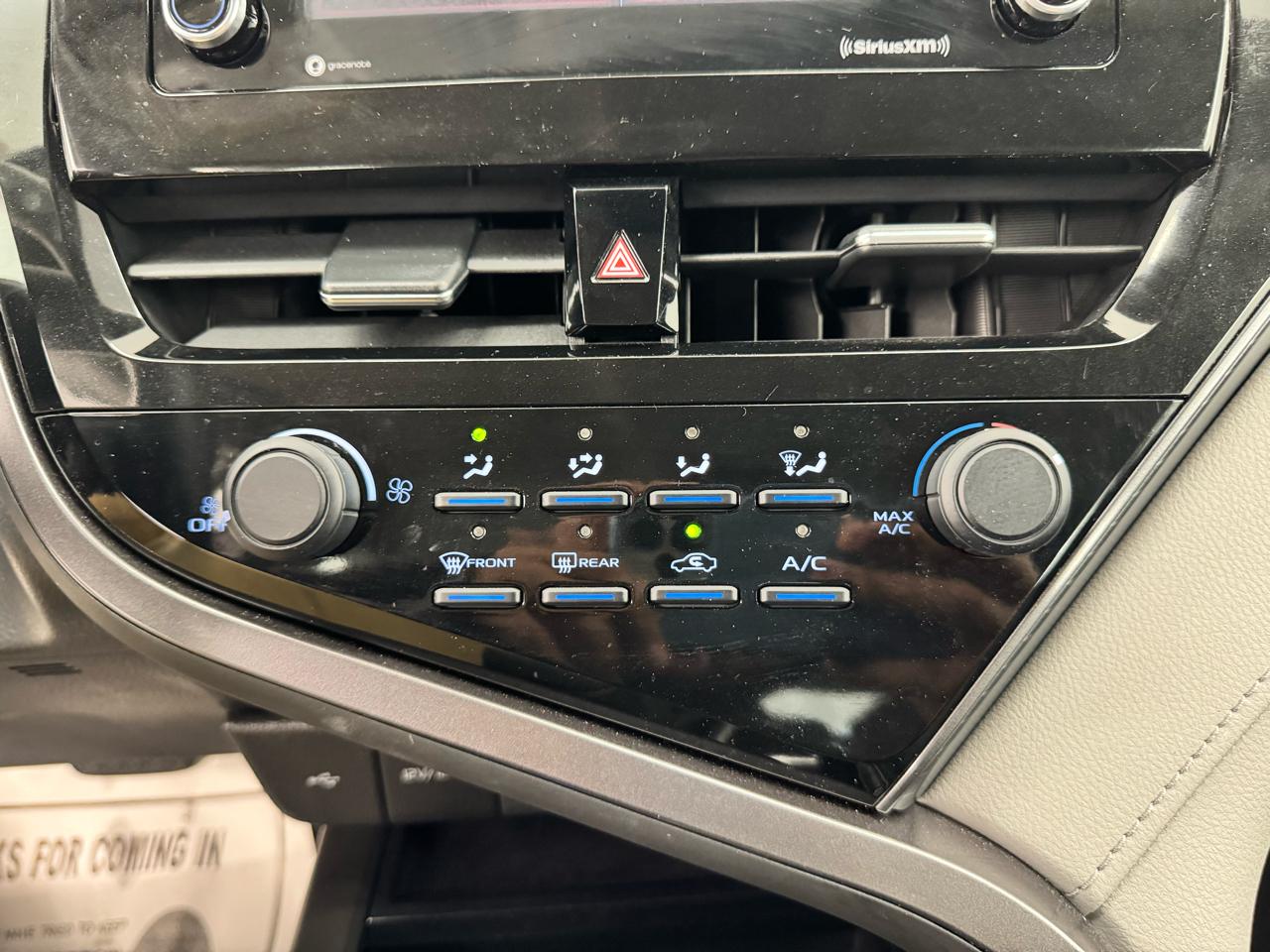 Toyota Camry LE Auto (Natl) 2021