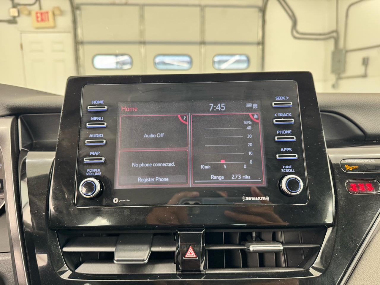 Toyota Camry LE Auto (Natl) 2021