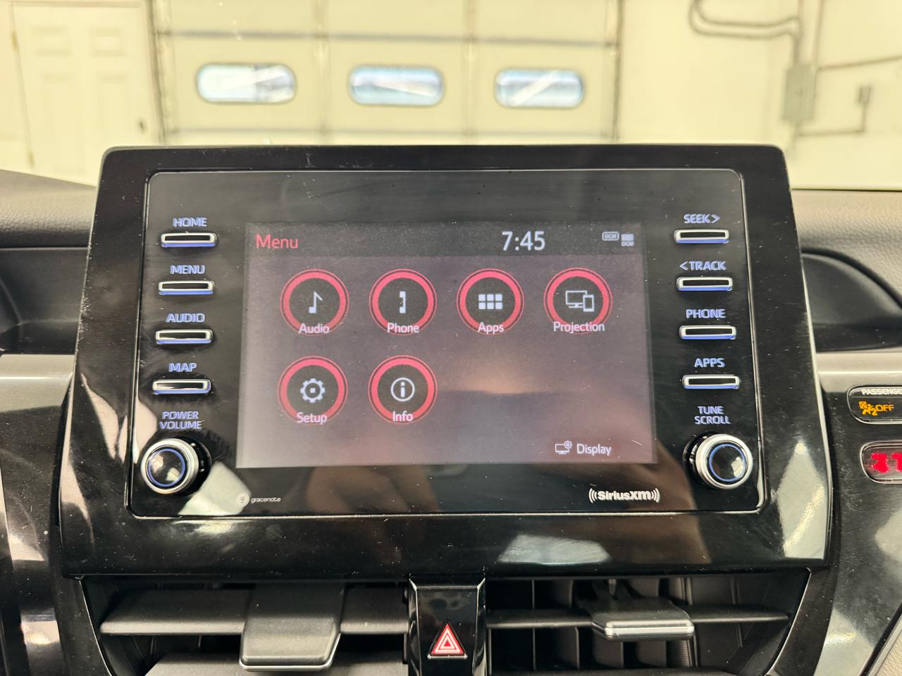 Toyota Camry LE Auto (Natl) 2021