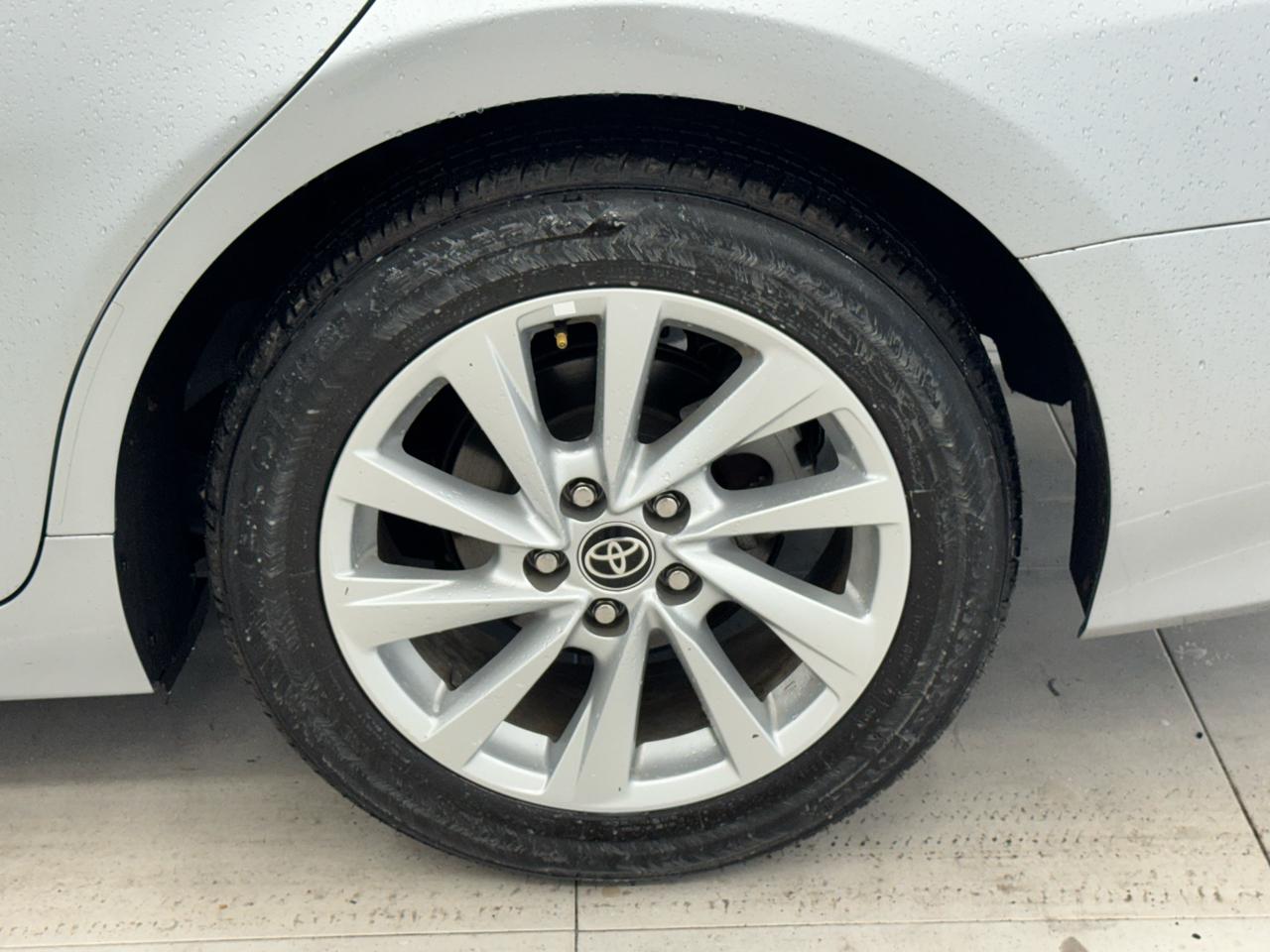 Toyota Camry LE Auto (Natl) 2021