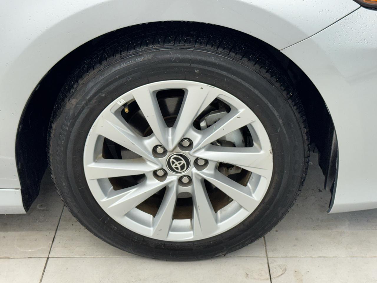 Toyota Camry LE Auto (Natl) 2021
