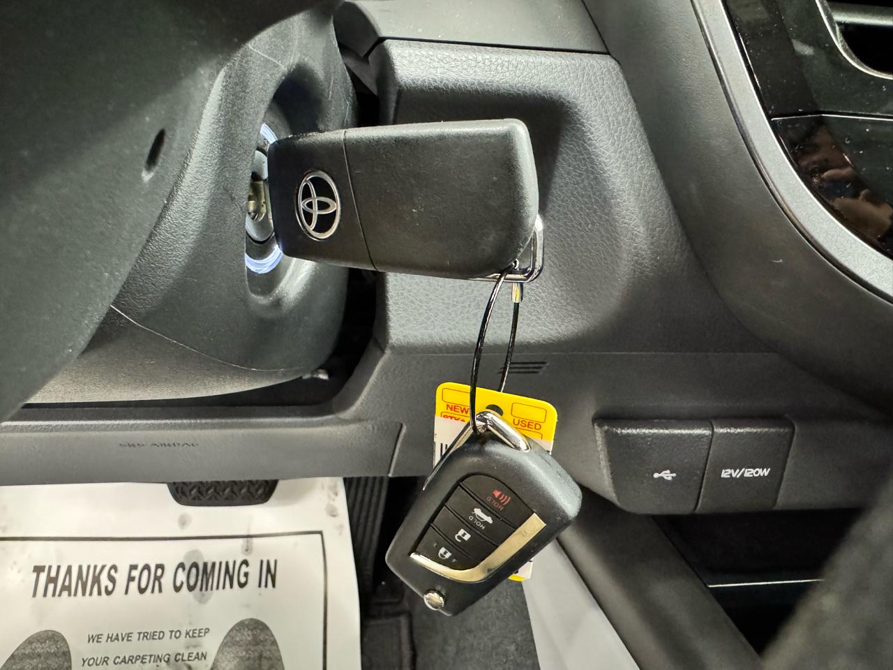 Toyota Camry LE Auto (Natl) 2021