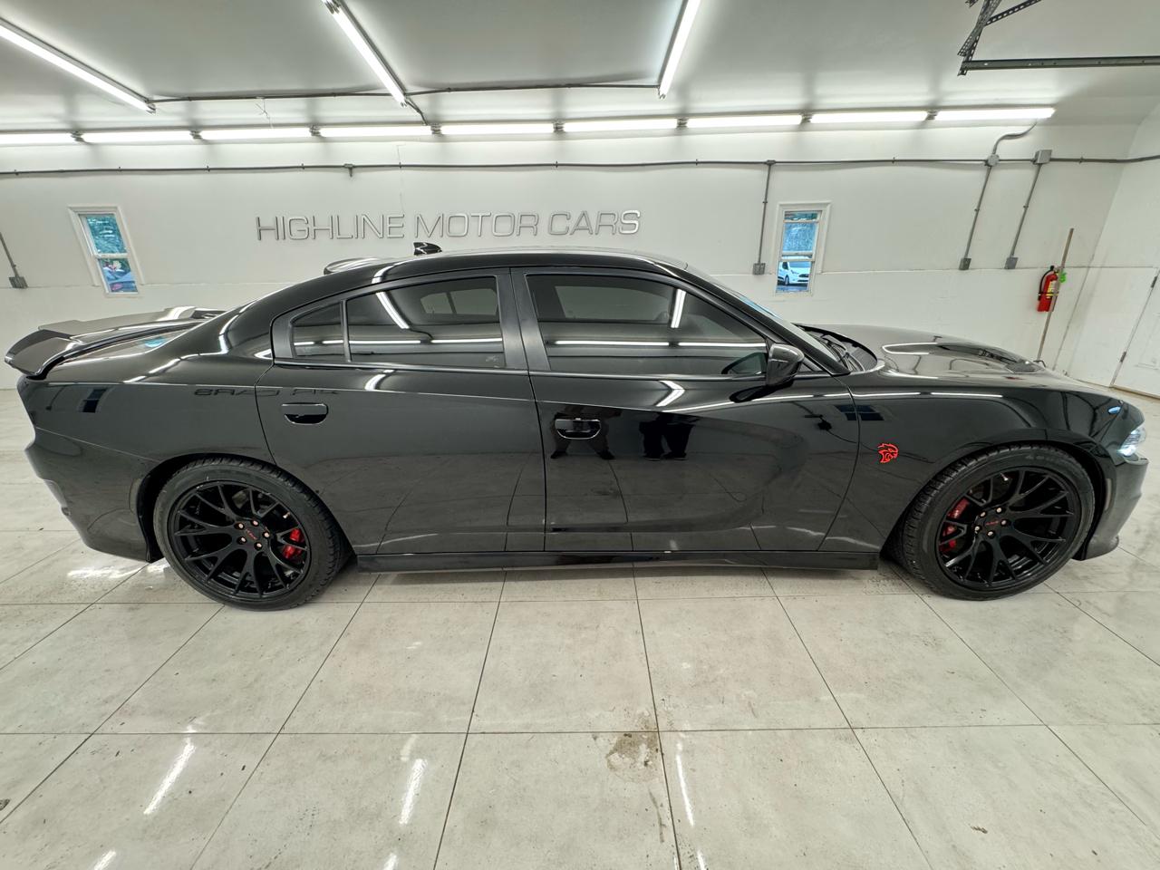 Dodge Charger 4dr Sdn SRT Hellcat RWD 2016