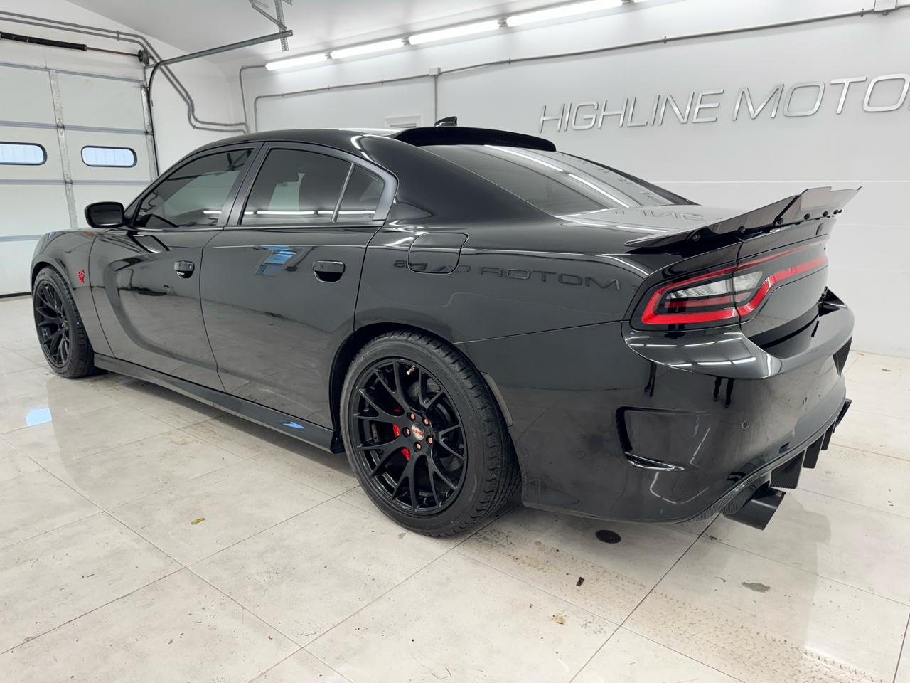 Dodge Charger 4dr Sdn SRT Hellcat RWD 2016