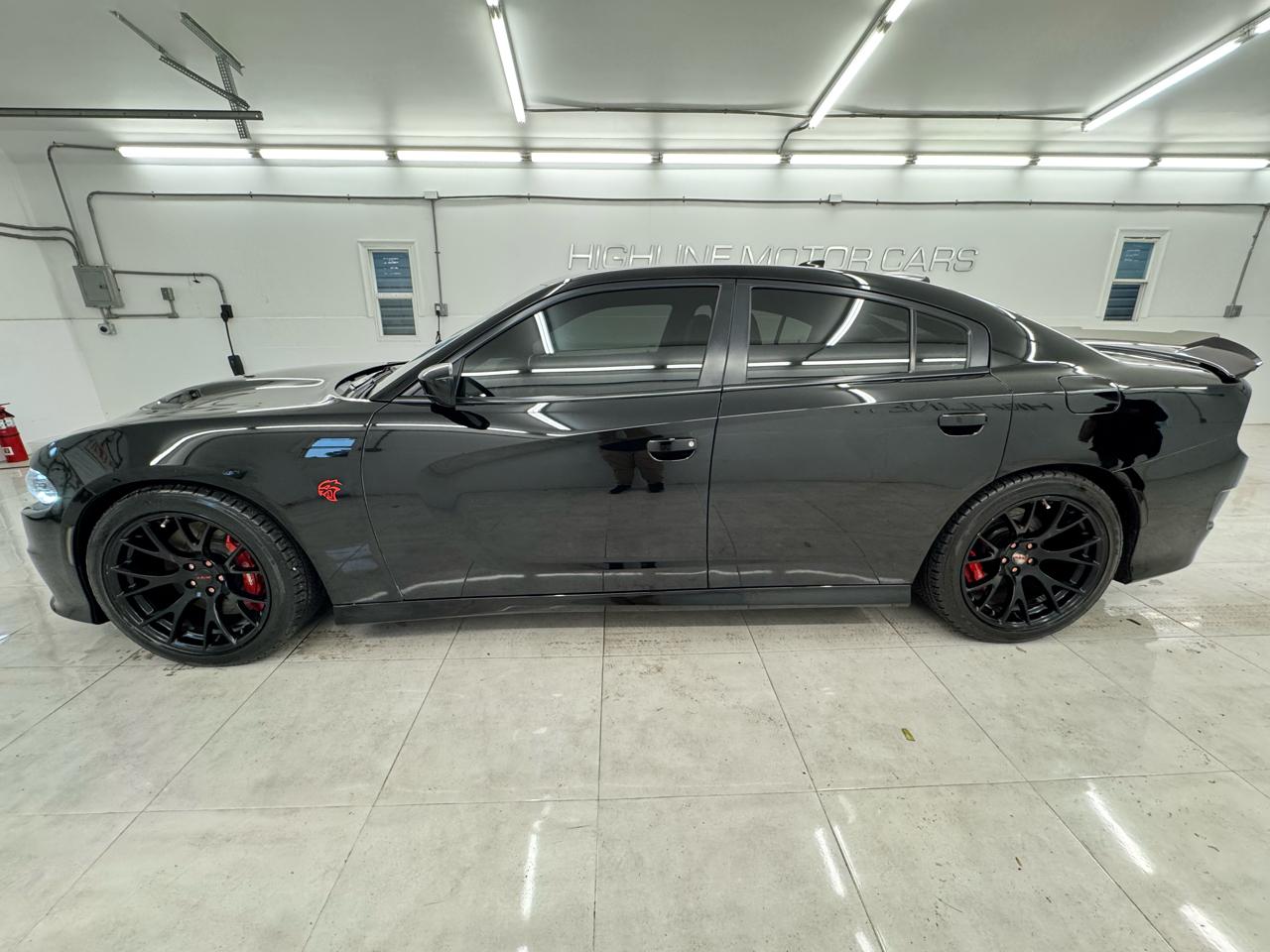 Dodge Charger 4dr Sdn SRT Hellcat RWD 2016