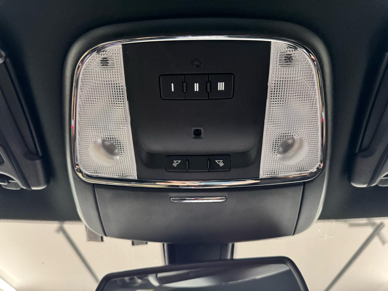 Dodge Charger 4dr Sdn SRT Hellcat RWD 2016