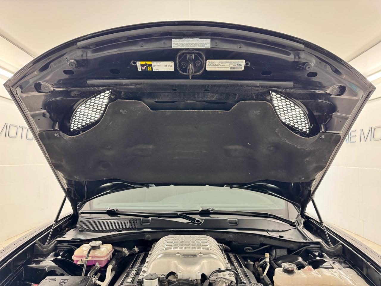 Dodge Charger 4dr Sdn SRT Hellcat RWD 2016