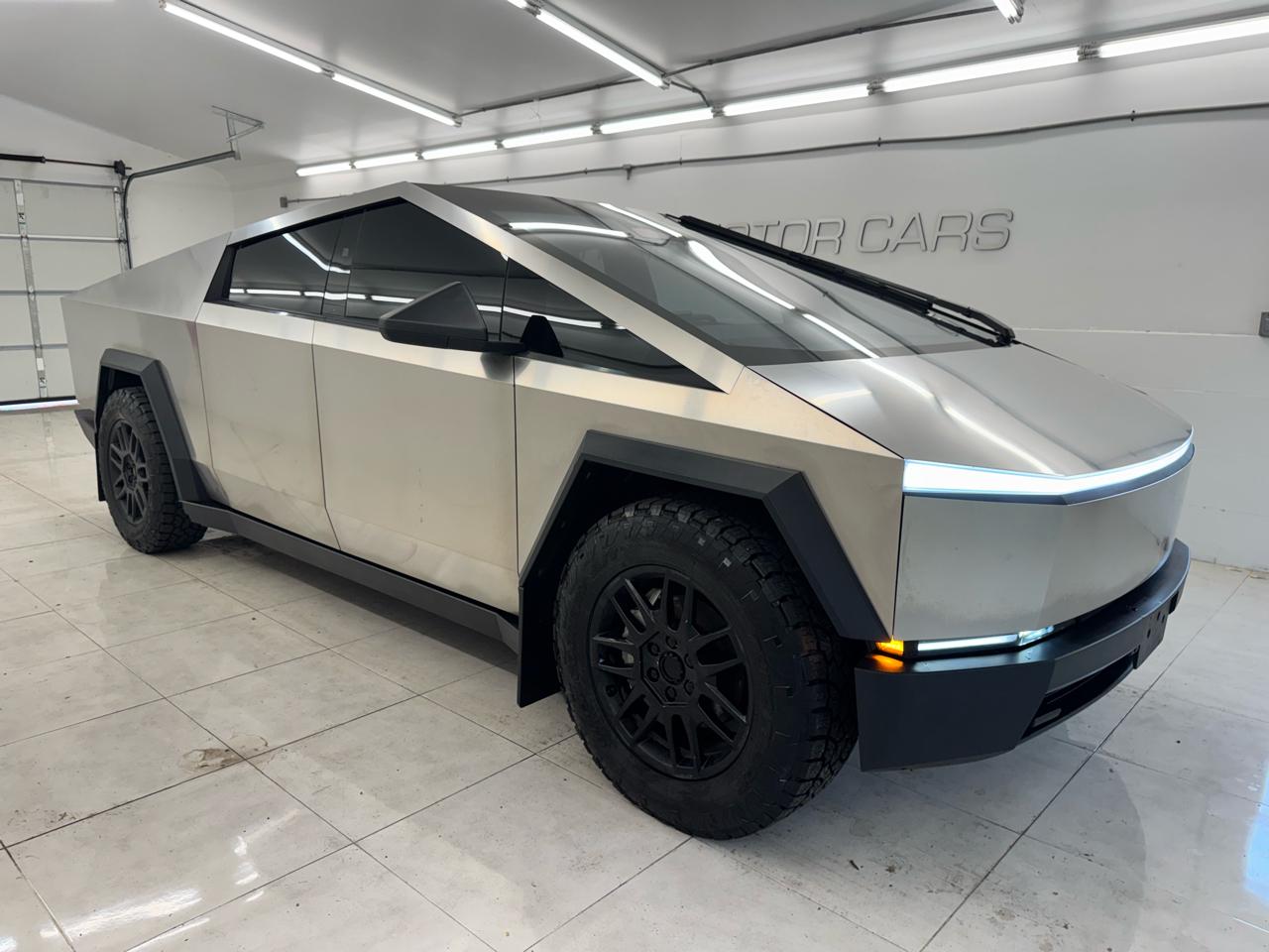 Tesla Cybertruck AWD 2024