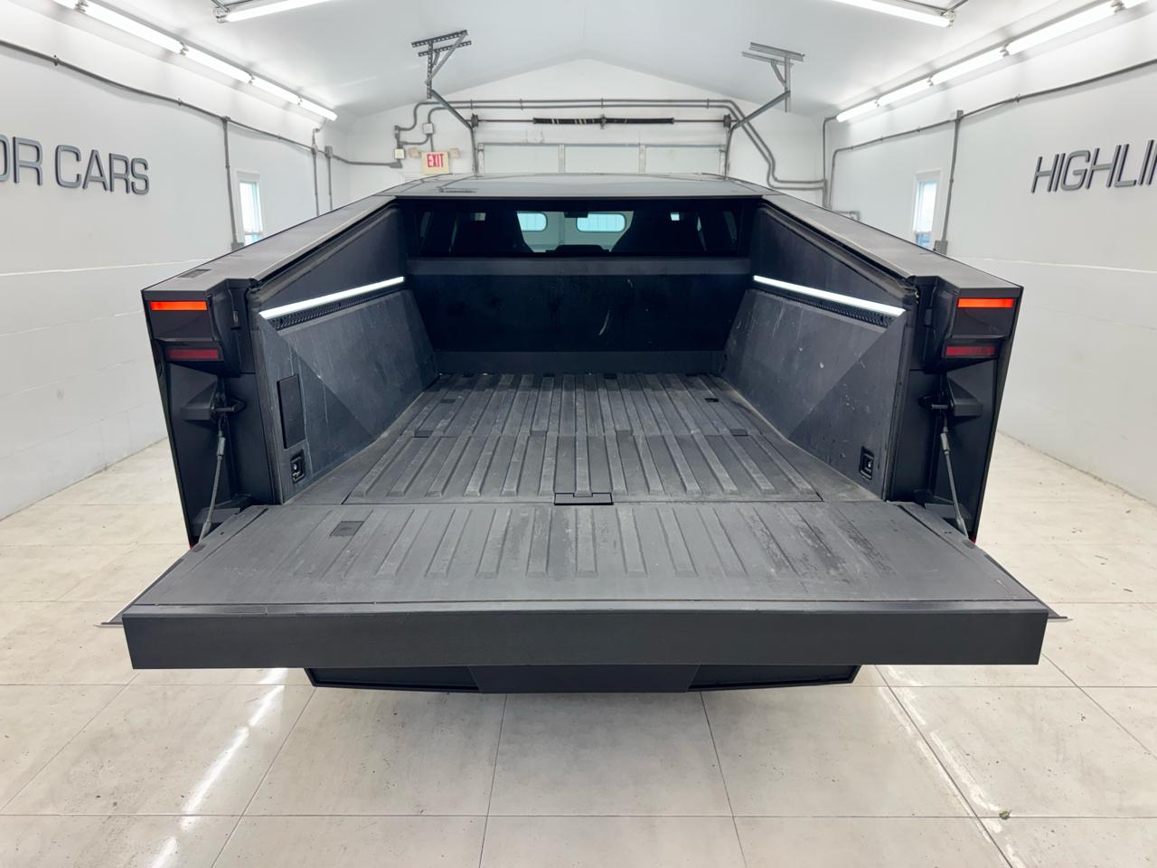 Tesla Cybertruck AWD 2024
