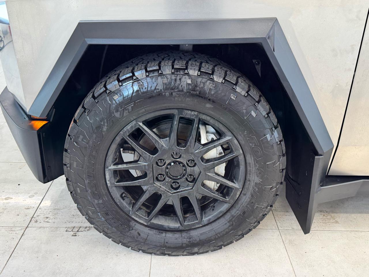 Tesla Cybertruck AWD 2024