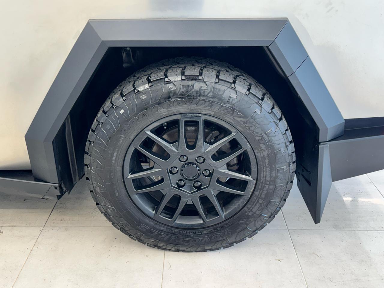Tesla Cybertruck AWD 2024