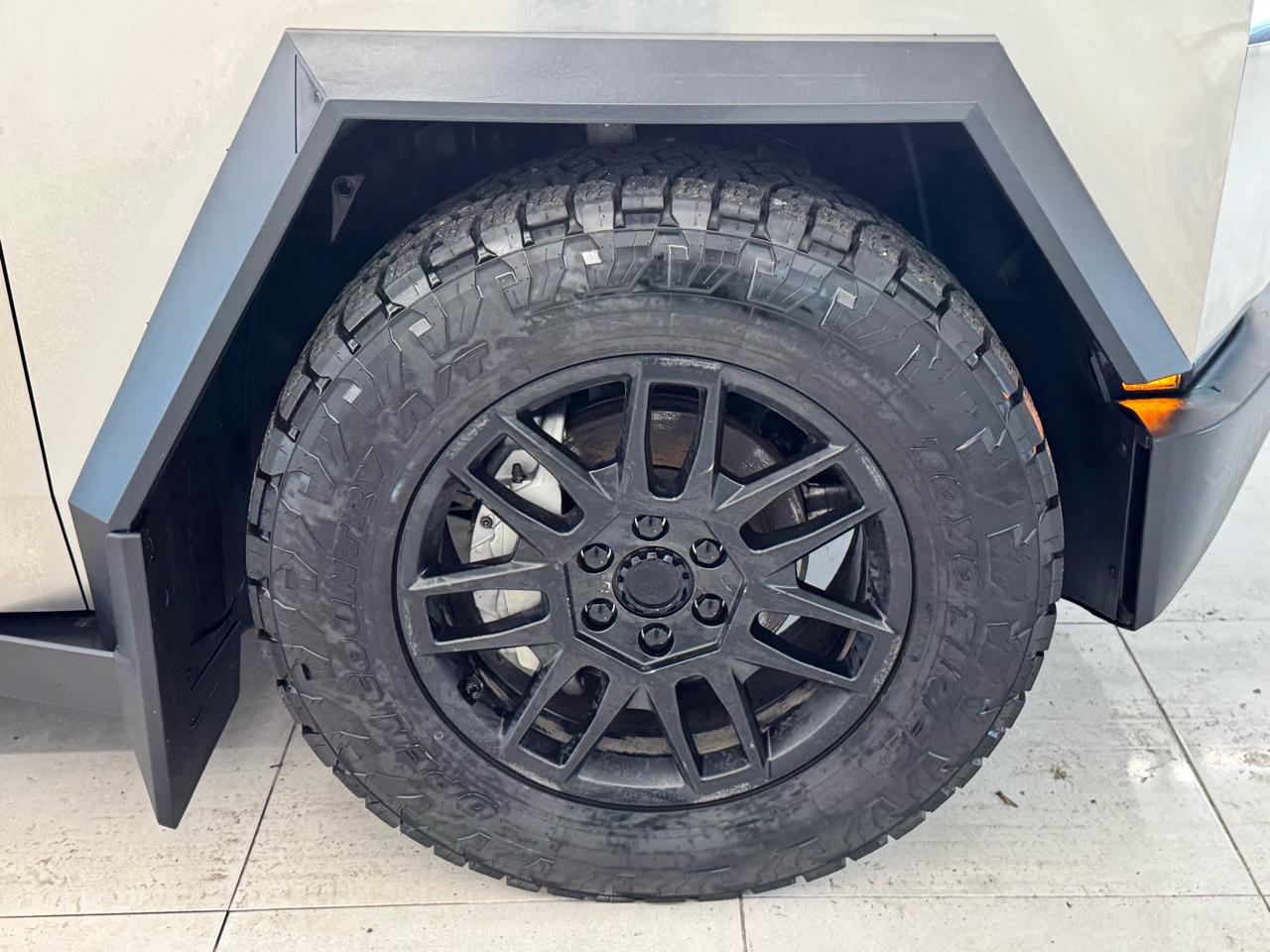 Tesla Cybertruck AWD 2024