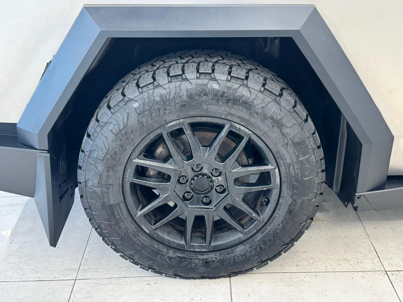 Tesla Cybertruck AWD 2024