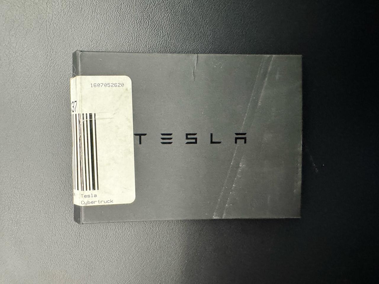 Tesla Cybertruck AWD 2024