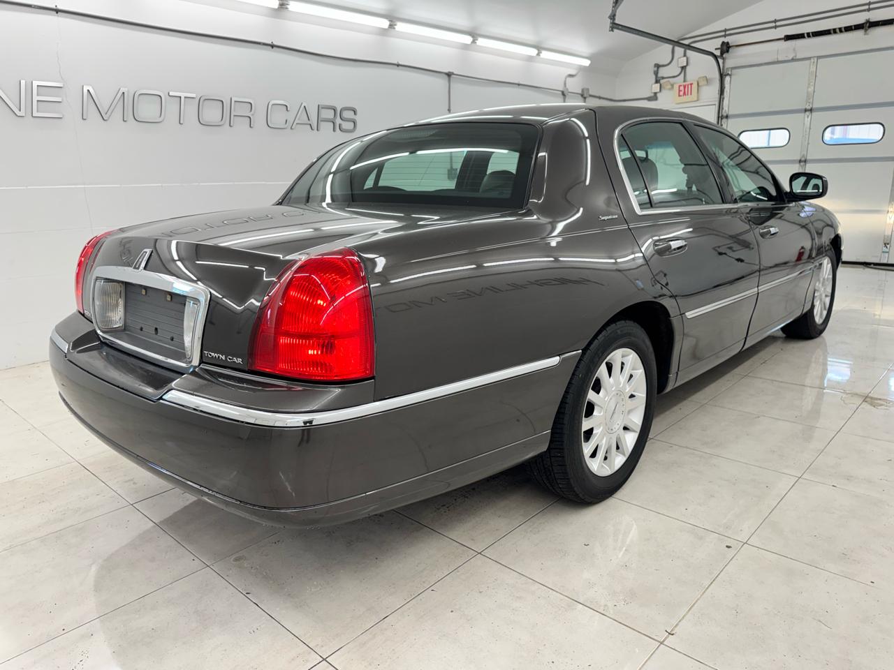 Lincoln Town Car 4dr Sdn Signature 2007