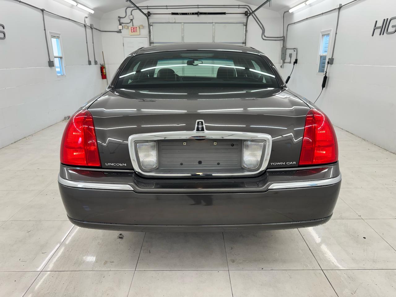 Lincoln Town Car 4dr Sdn Signature 2007