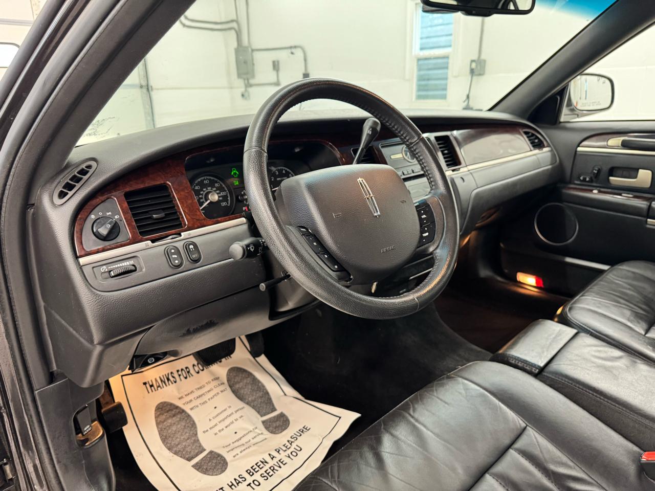 Lincoln Town Car 4dr Sdn Signature 2007