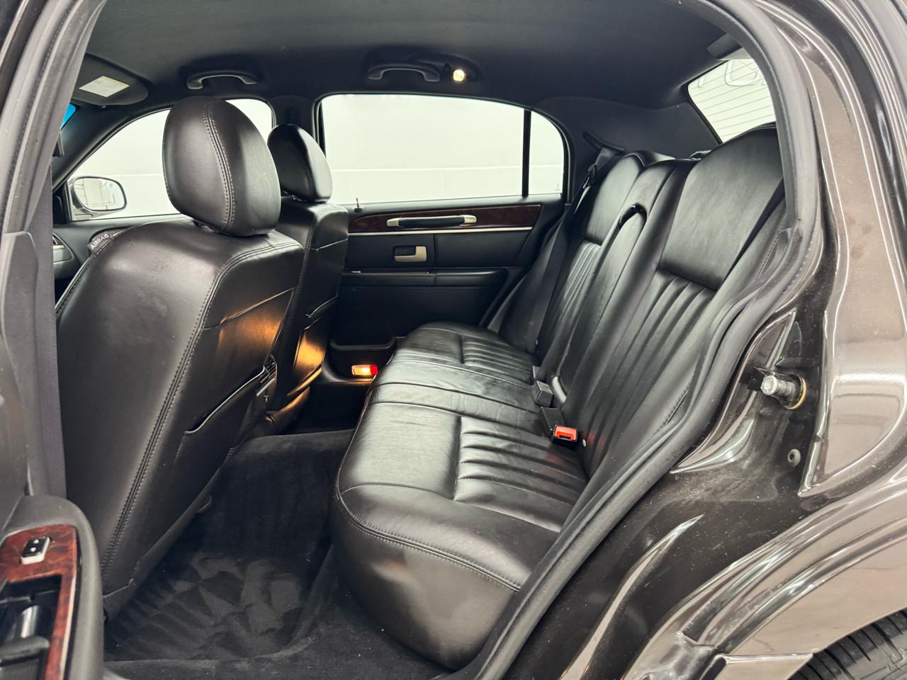 Lincoln Town Car 4dr Sdn Signature 2007