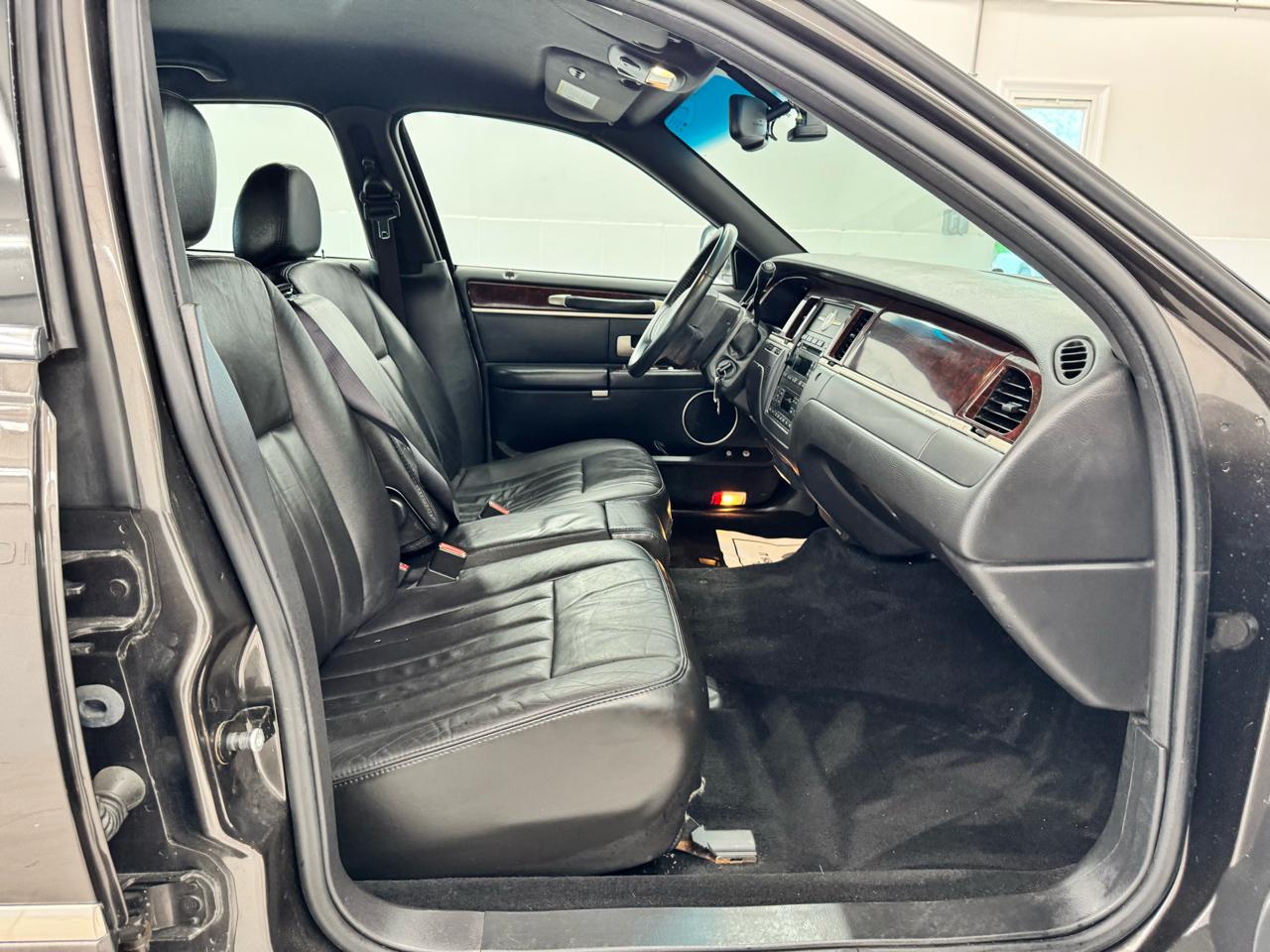 Lincoln Town Car 4dr Sdn Signature 2007