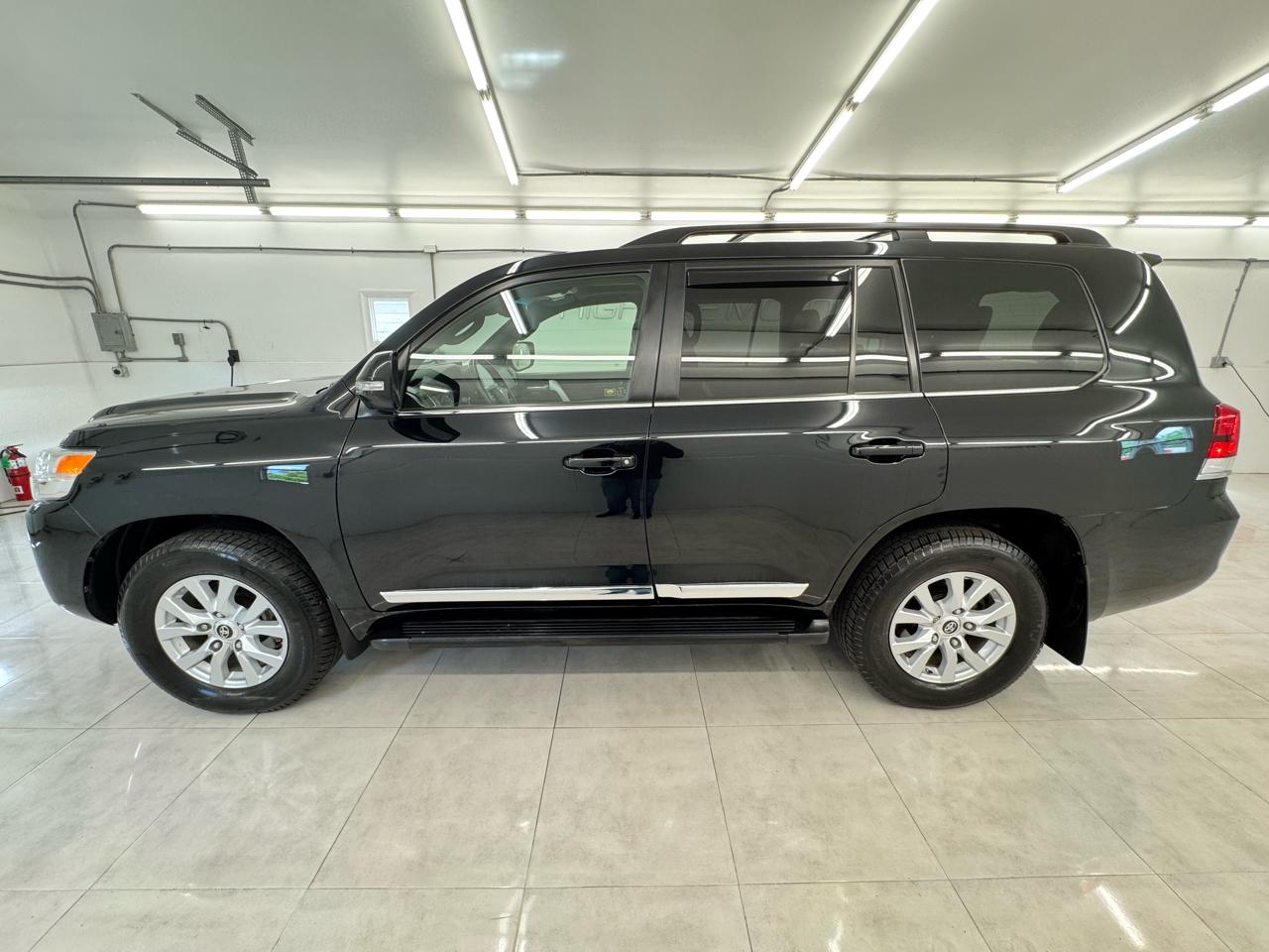Toyota Land Cruiser 4WD (Natl) 2021