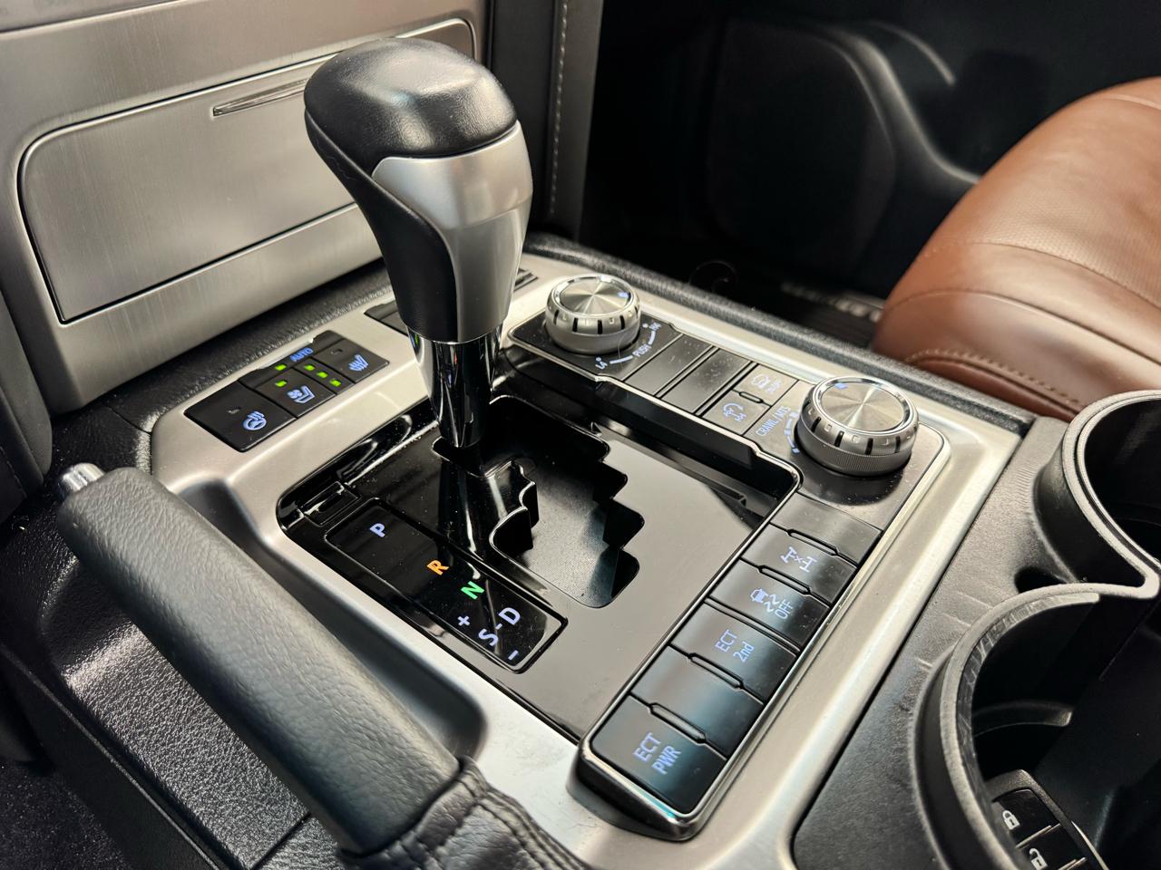 Toyota Land Cruiser 4WD (Natl) 2021