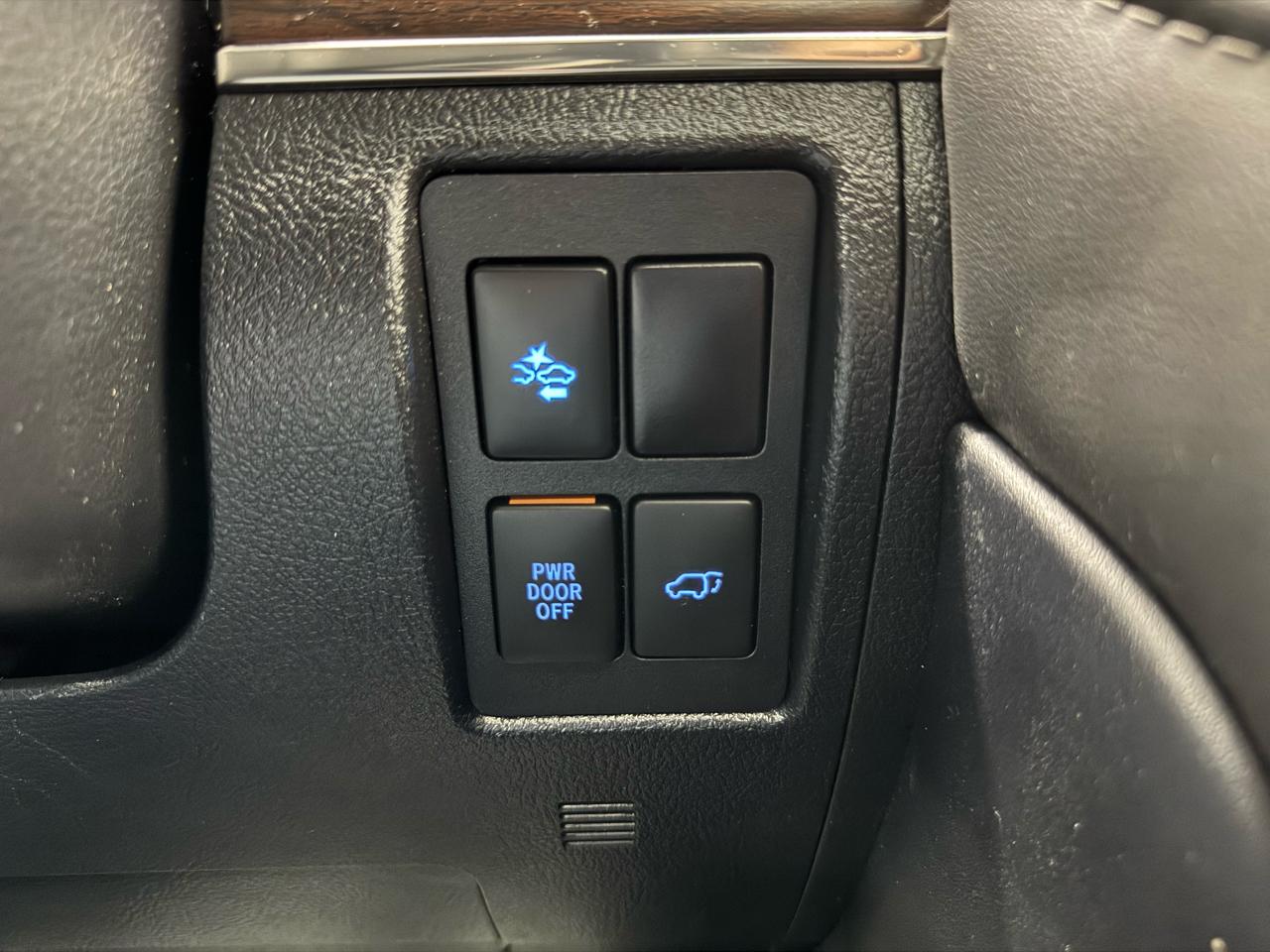 Toyota Land Cruiser 4WD (Natl) 2021