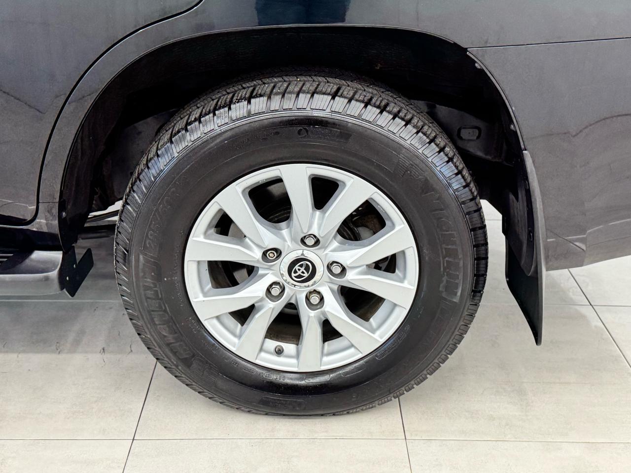 Toyota Land Cruiser 4WD (Natl) 2021
