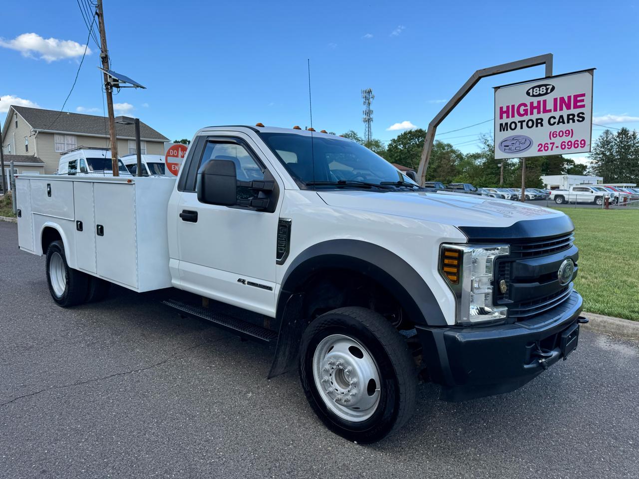 Ford Super Duty F-550 DRW XLT 2WD Reg Cab 145" WB 60" CA 2019