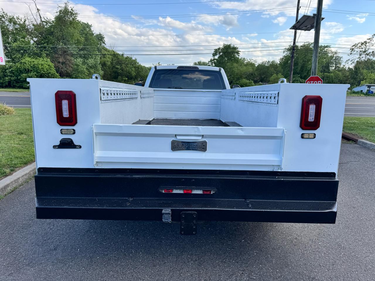 Ford Super Duty F-550 DRW XLT 2WD Reg Cab 145" WB 60" CA 2019