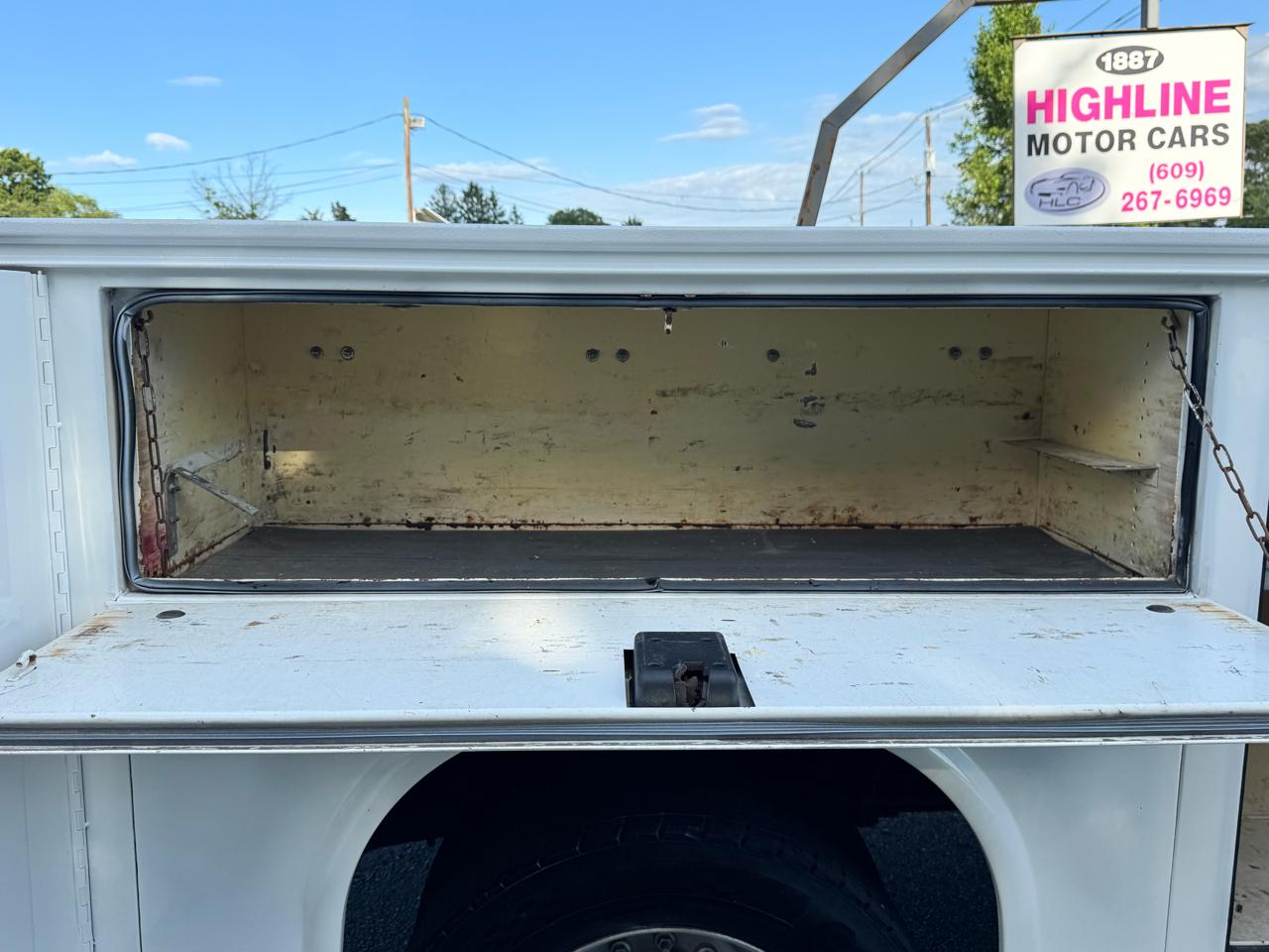 Ford Super Duty F-550 DRW XLT 2WD Reg Cab 145" WB 60" CA 2019