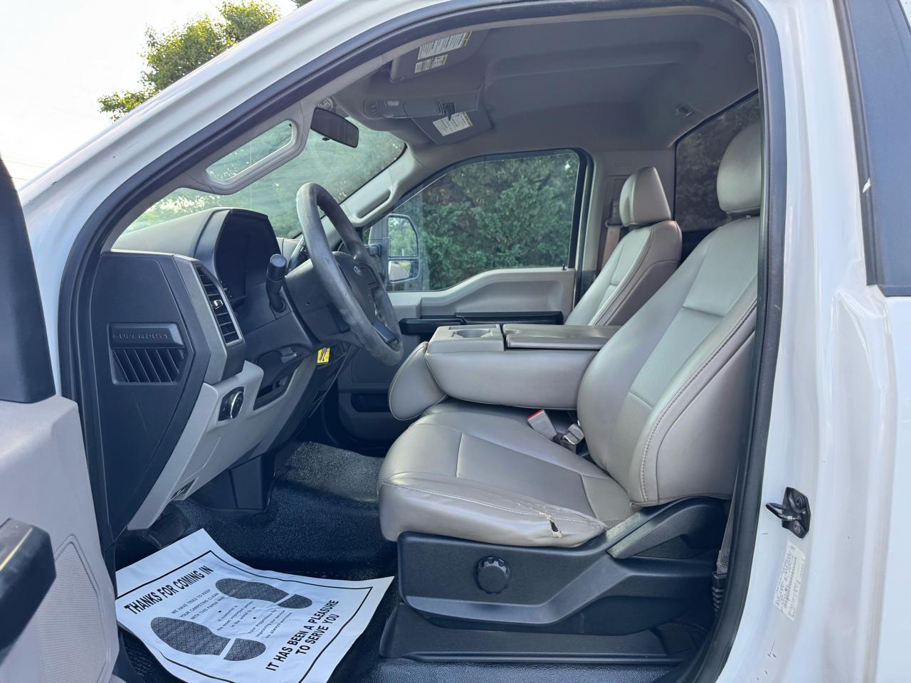Ford Super Duty F-550 DRW XLT 2WD Reg Cab 145" WB 60" CA 2019