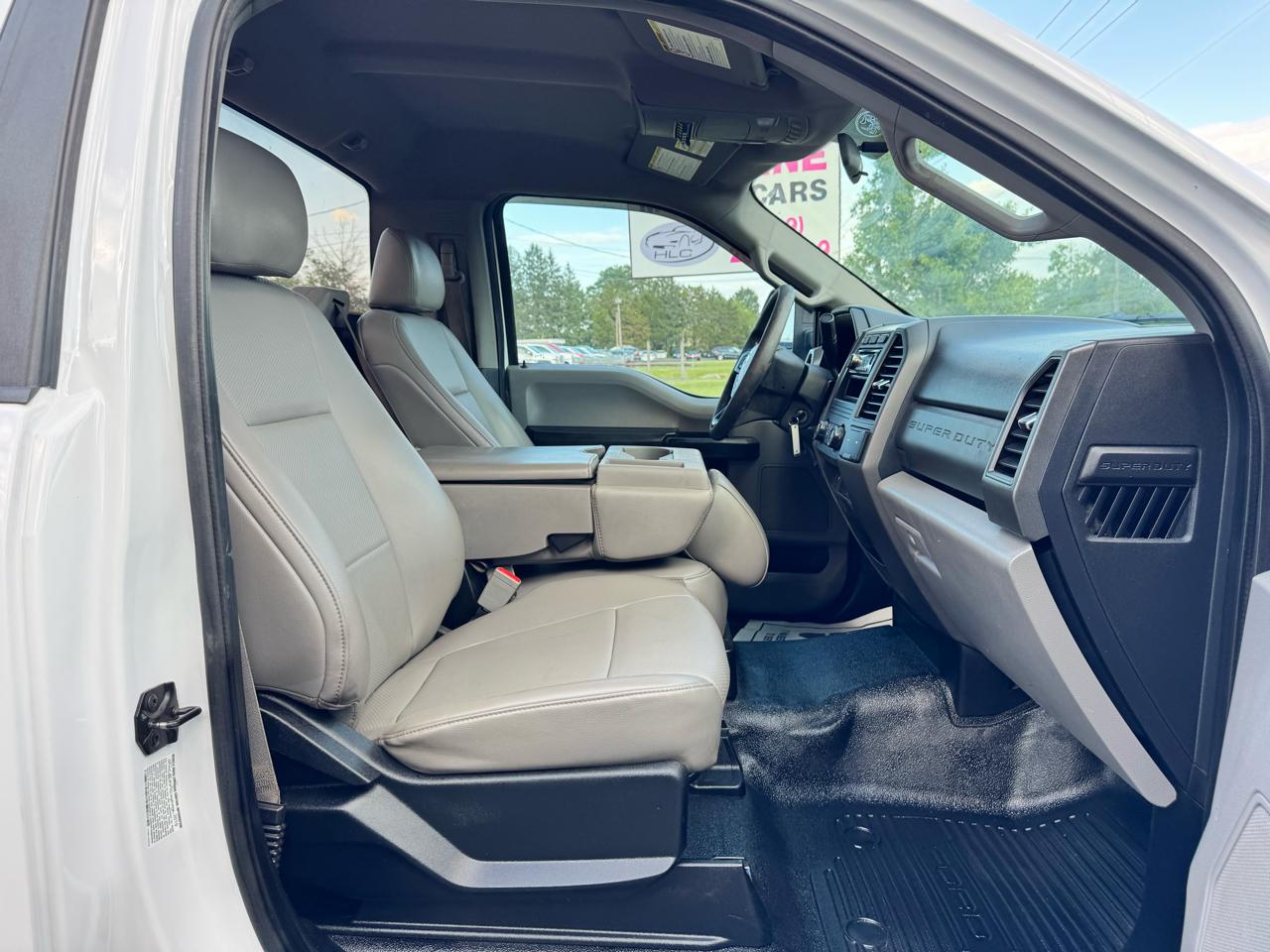 Ford Super Duty F-550 DRW XLT 2WD Reg Cab 145" WB 60" CA 2019
