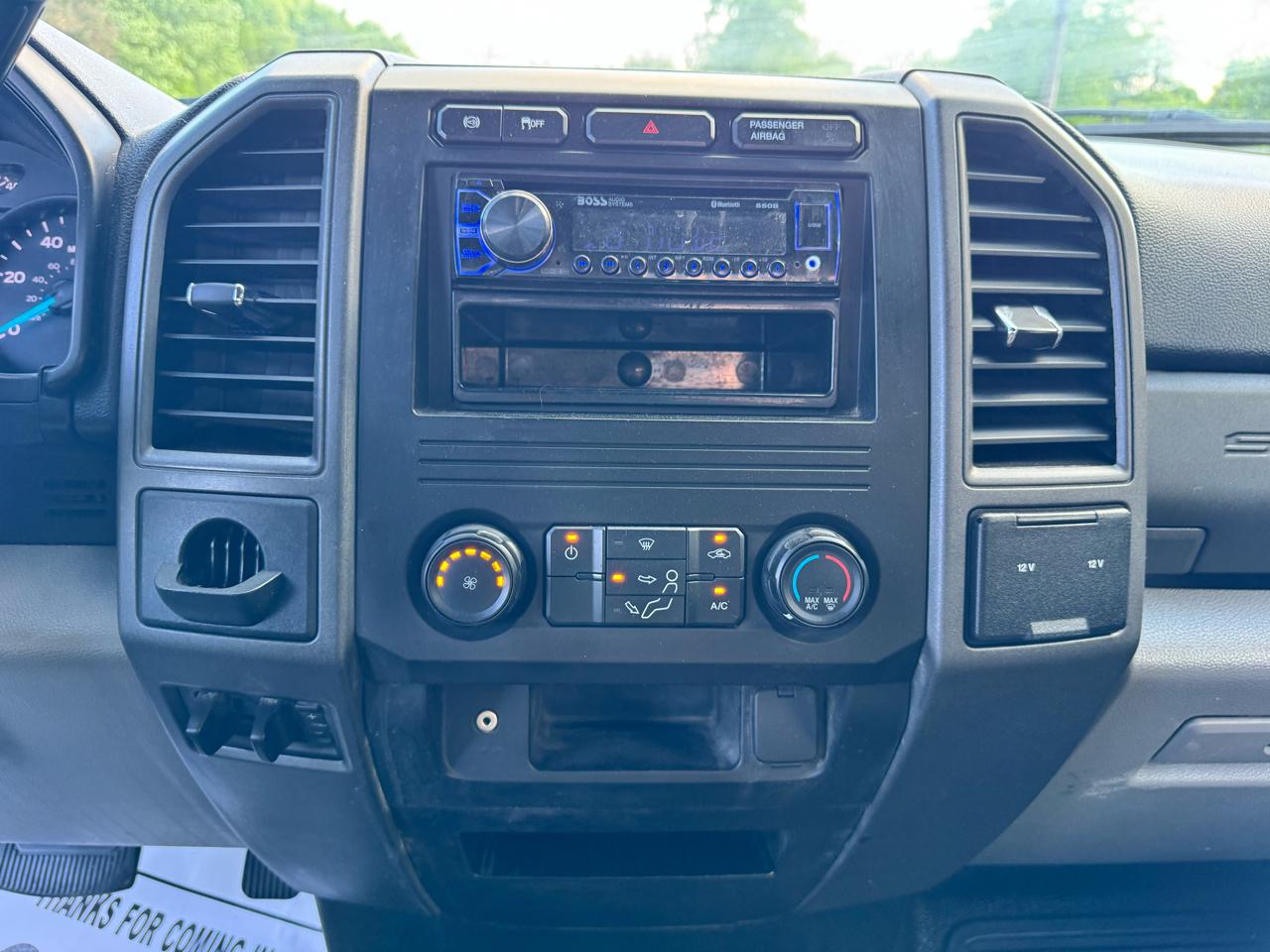 Ford Super Duty F-550 DRW XLT 2WD Reg Cab 145" WB 60" CA 2019