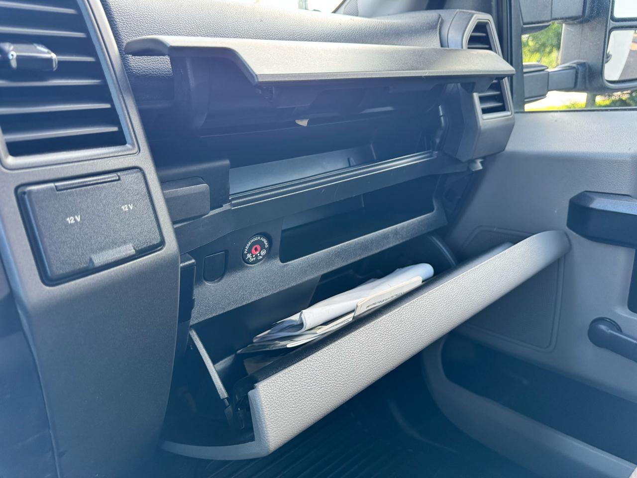Ford Super Duty F-550 DRW XLT 2WD Reg Cab 145" WB 60" CA 2019