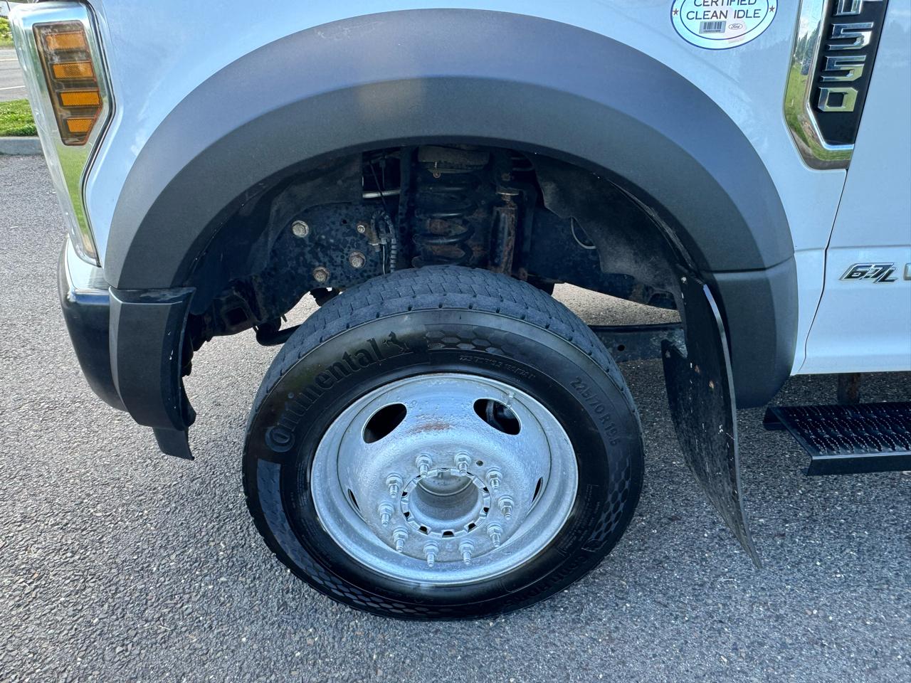 Ford Super Duty F-550 DRW XLT 2WD Reg Cab 145" WB 60" CA 2019