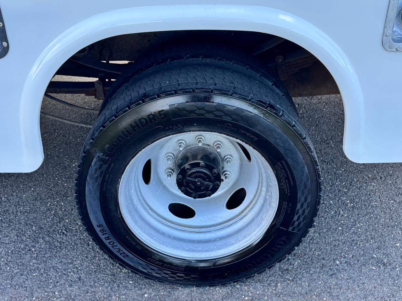 Ford Super Duty F-550 DRW XLT 2WD Reg Cab 145" WB 60" CA 2019