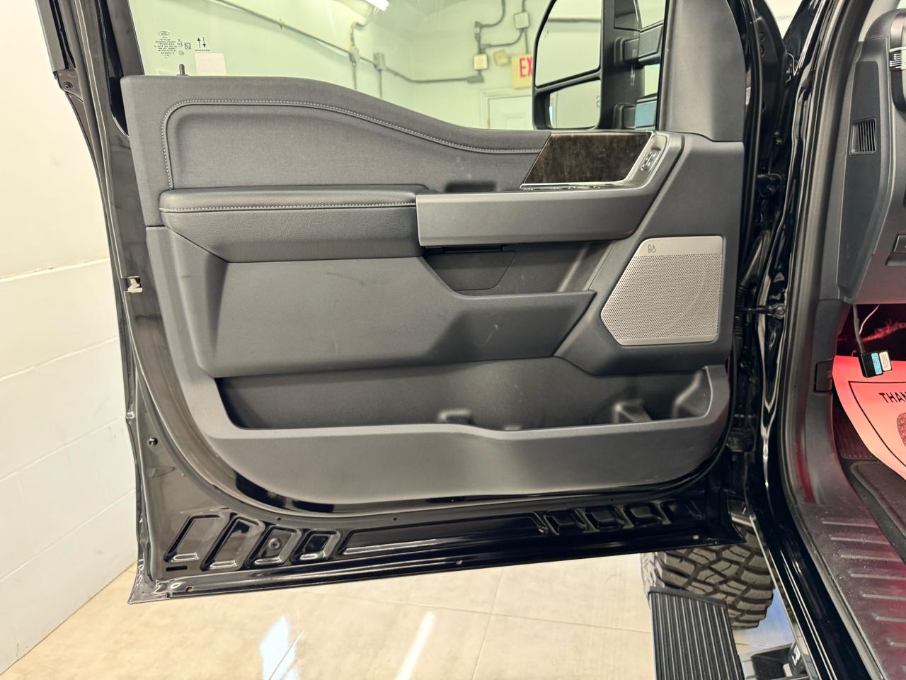Ford Super Duty F-250 SRW King Ranch 4WD Crew Cab 8' Box 2024