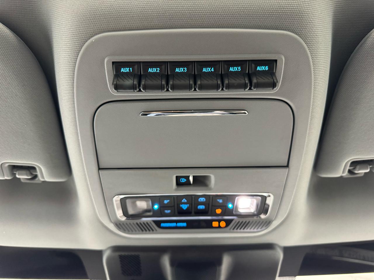 Ford Super Duty F-250 SRW King Ranch 4WD Crew Cab 8' Box 2024