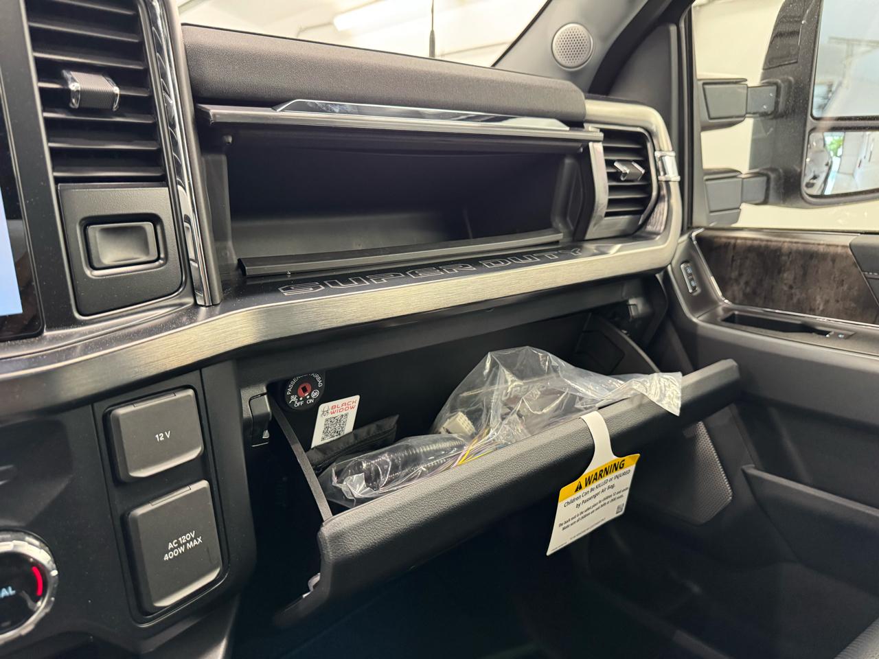 Ford Super Duty F-250 SRW King Ranch 4WD Crew Cab 8' Box 2024