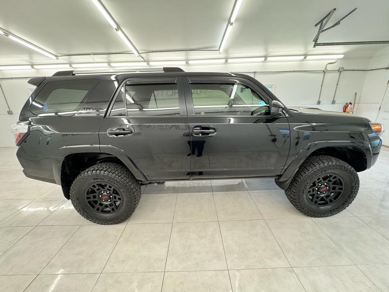 Toyota 4Runner TRD Off Road Premium 4WD (Natl) 2018