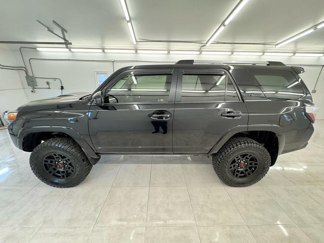 Toyota 4Runner TRD Off Road Premium 4WD (Natl) 2018